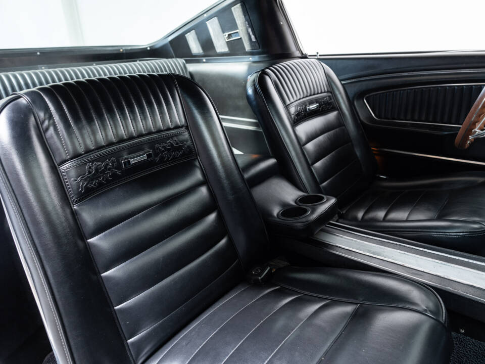 Immagine 21/31 di Ford Mustang GT (1966)