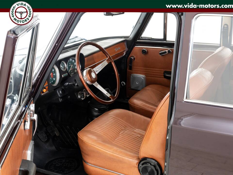 Image 6/15 of Alfa Romeo Giulia Super 1.3 (1972)