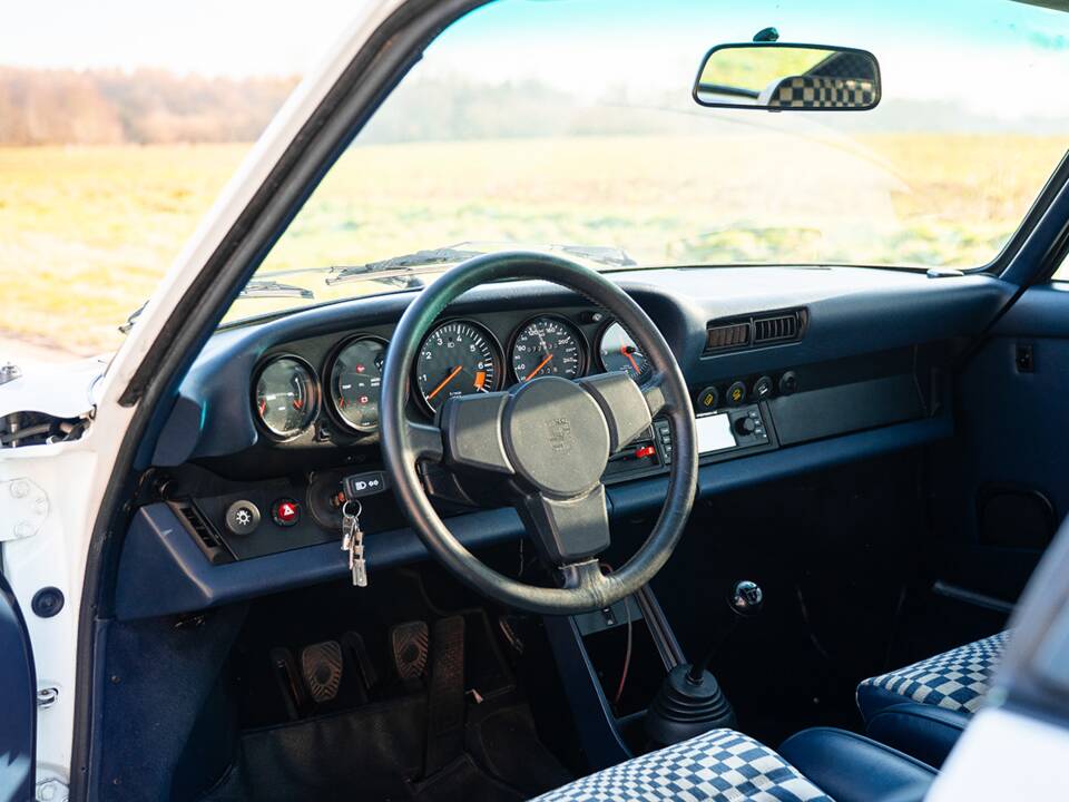 Bild 19/36 von Porsche 911 Carrera 3.2 (1984)