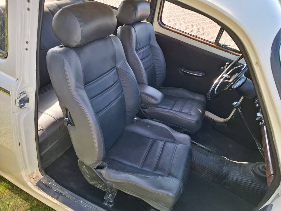 Image 33/41 of Volvo PV 544 Sport (1962)