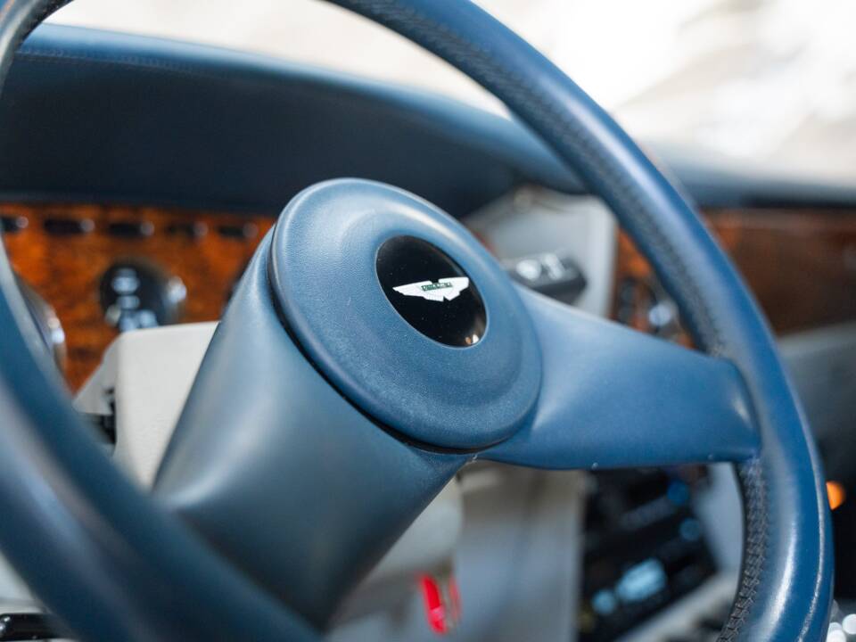 Bild 10/33 von Aston Martin V8 Vantage Volante (1987)