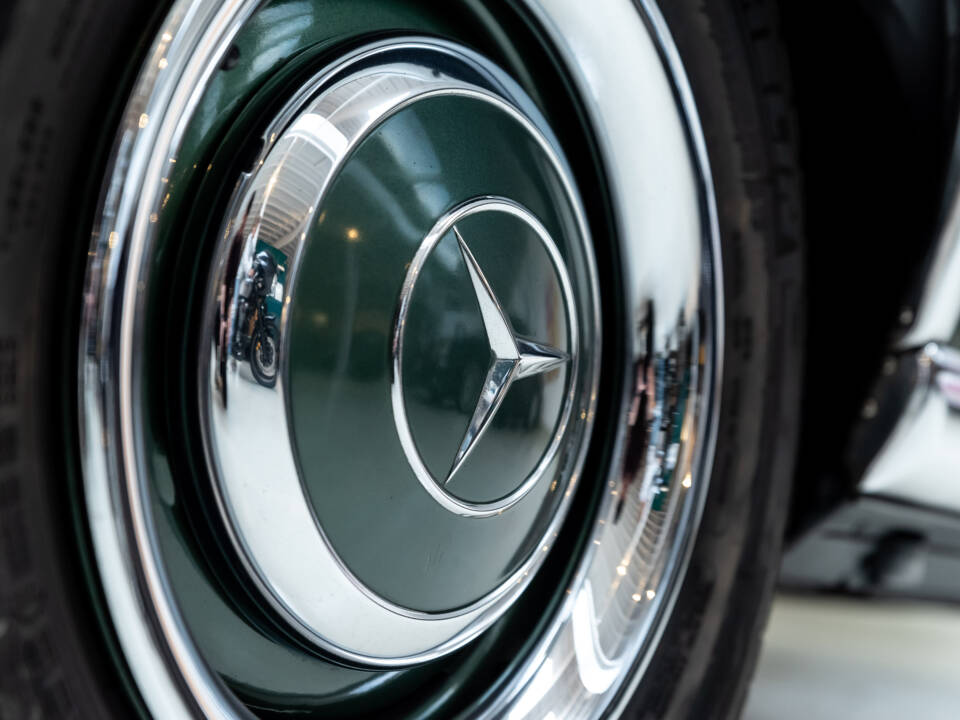 Immagine 42/47 di Mercedes-Benz 300 SE (1967)