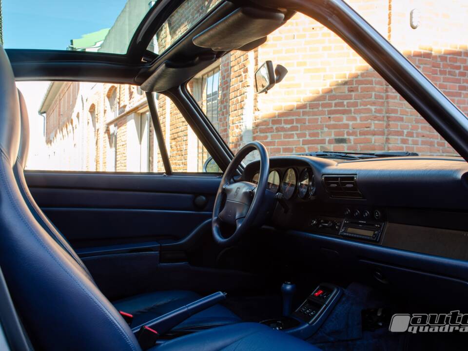 Immagine 9/13 di Porsche 911 Targa (1996)