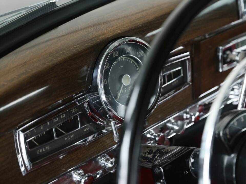 Image 21/50 de Mercedes-Benz 300 c (1956)