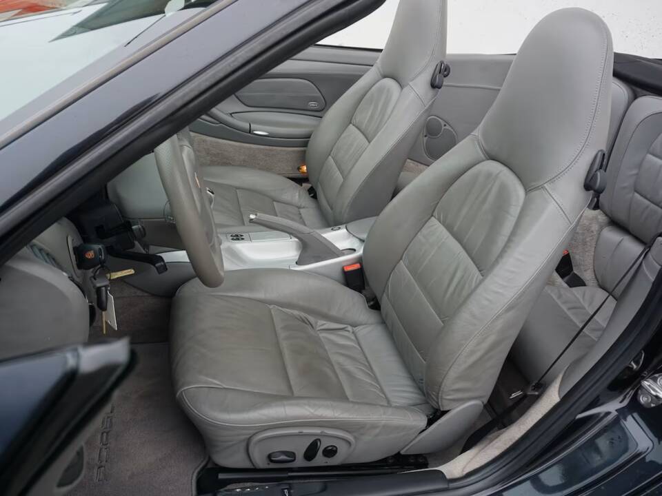 Afbeelding 26/50 van Porsche 911 Carrera 4 (2003)