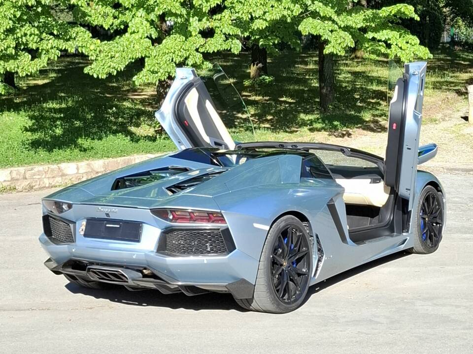 Afbeelding 9/12 van Lamborghini Aventador LP 700-4 Roadster (2015)