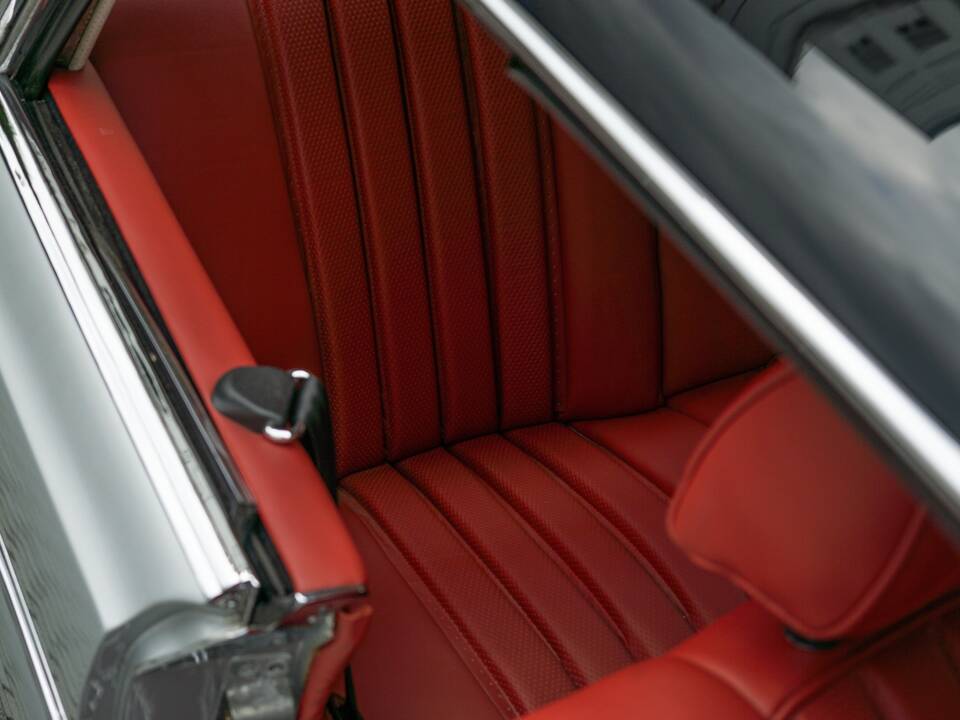 Image 50/95 of Mercedes-Benz 280 SE 3,5 (1970)