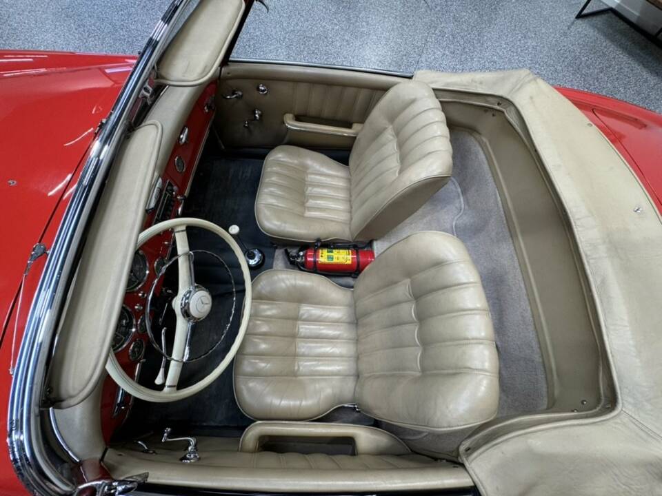 Image 2/8 of Mercedes-Benz 190 SL (1962)