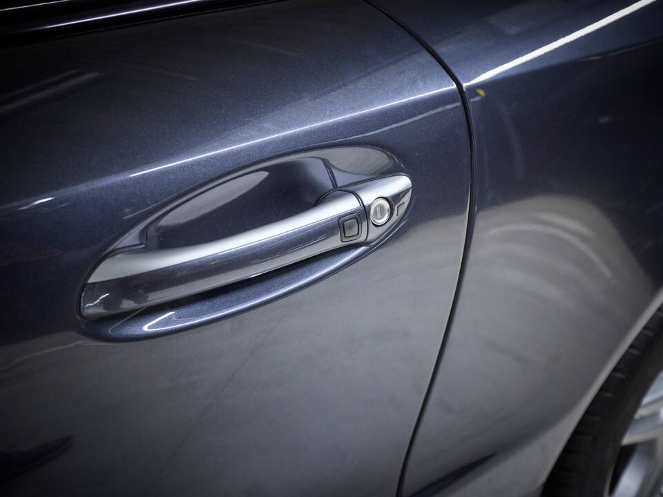 Image 36/99 de Mercedes-Benz SL 550 (2007)