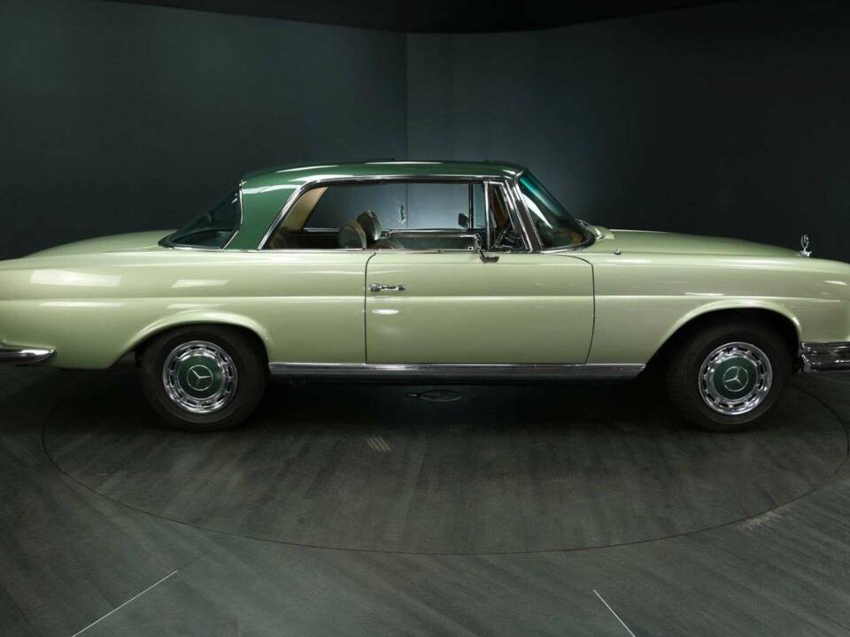 Image 7/30 of Mercedes-Benz 280 SE (1970)