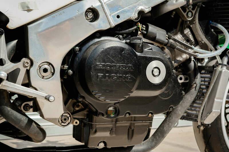 Imagen 25/50 de Honda VFR 750R RC 30 (1991)