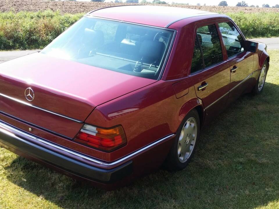 Bild 6/11 von Mercedes-Benz 500 E (1992)