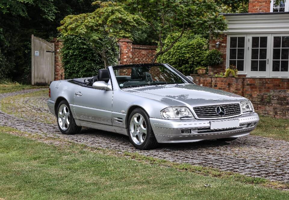 Image 33/37 of Mercedes-Benz SL 320 (2000)