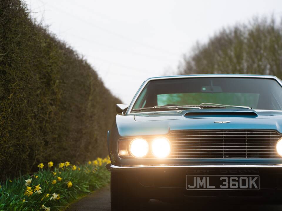 Afbeelding 13/50 van Aston Martin DBS V8 (1972)