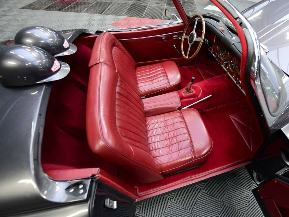 Image 24/46 of Jaguar XK 150 3.4 S OTS (1958)