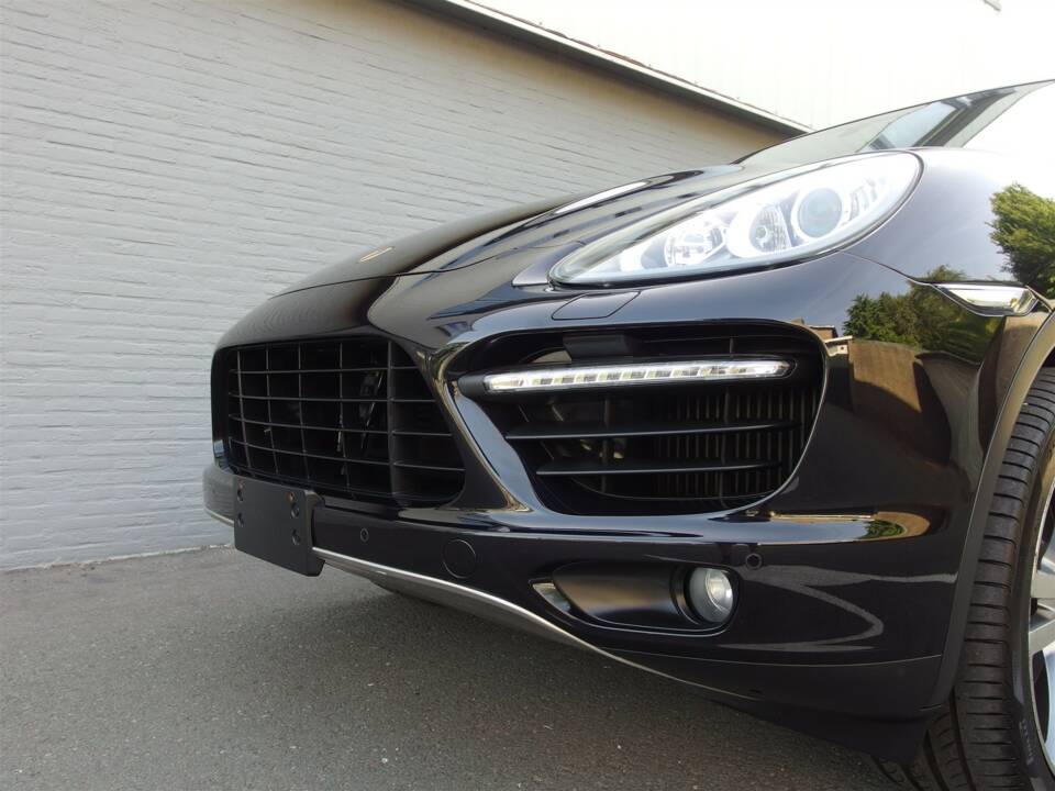 Bild 11/98 von Porsche Cayenne Turbo (2010)