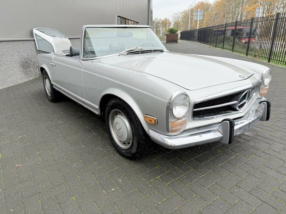 Image 6/36 of Mercedes-Benz 280 SL (1969)