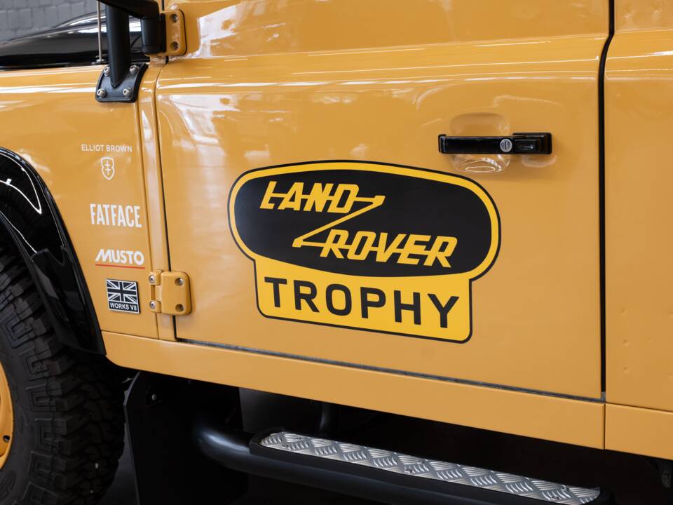 Image 42/47 of Land Rover Defender 90 Works V8 (2013)