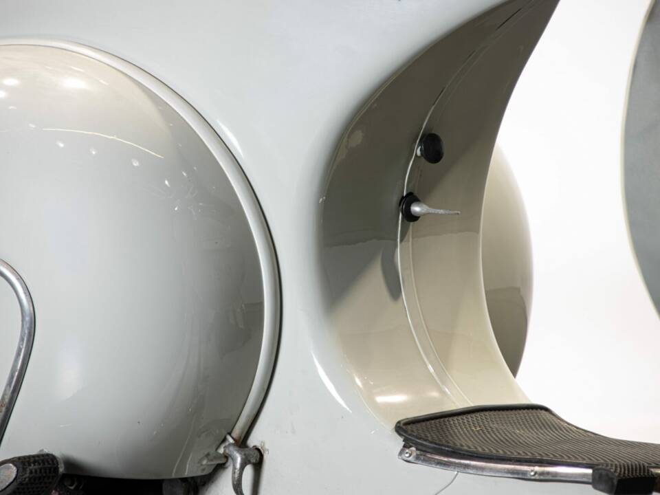 Immagine 34/50 di Piaggio Vespa 125 (1959)