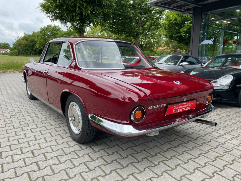 Image 8/20 of BMW 3200 CS (1965)