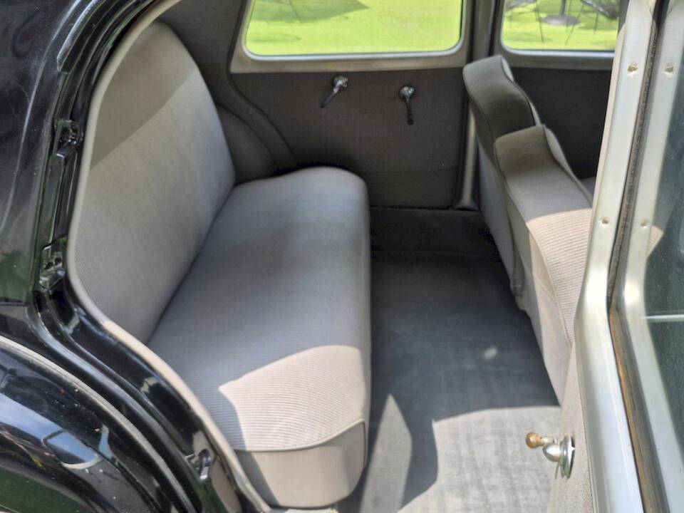 Image 33/47 of Citroën Traction Avant 11 BL (1955)