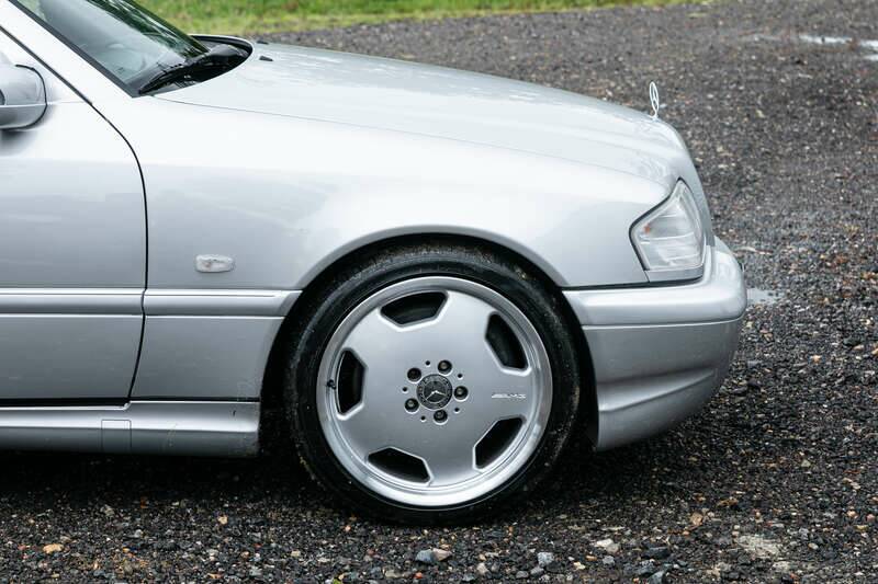 Image 42/48 of Mercedes-Benz C 55 AMG (1998)