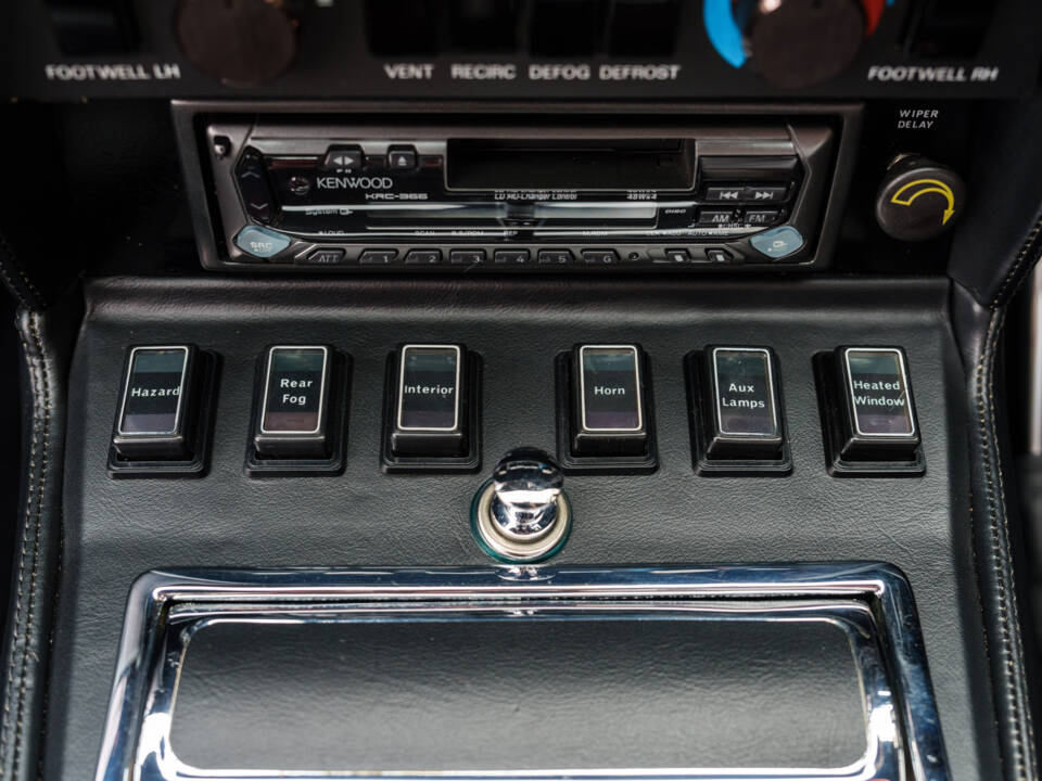 Afbeelding 21/30 van Aston Martin V8 Vantage X-Pack (1987)