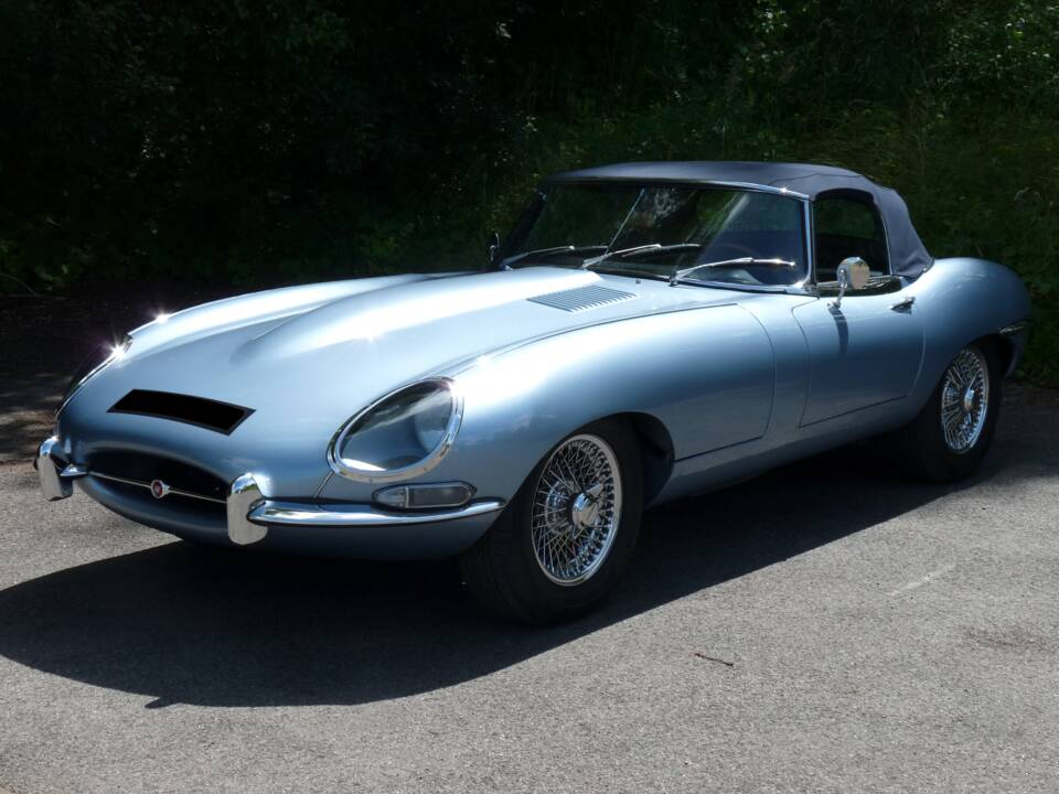 Image 2/26 of Jaguar E-Type 3.8 (1963)