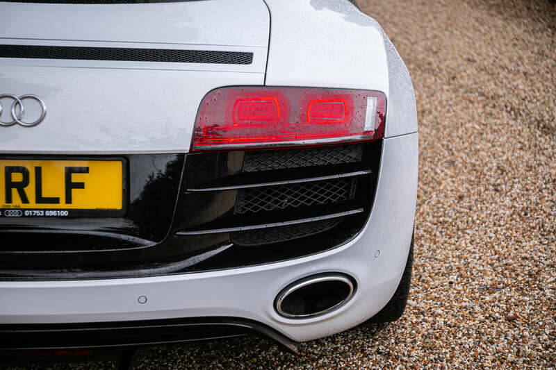 Image 29/38 of Audi R8 V10 (2010)