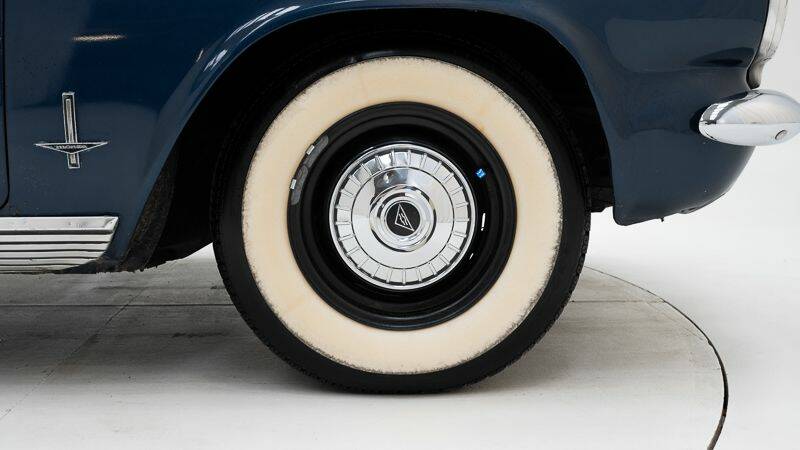 Image 10/15 of Chevrolet Corvair Monza Convertible (1964)