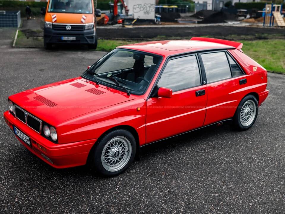 Image 4/10 of Lancia Delta HF Integrale (1988)