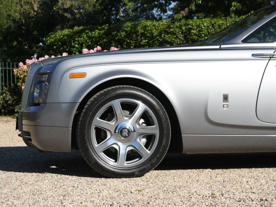 Image 39/50 of Rolls-Royce Phantom DHC (2009)