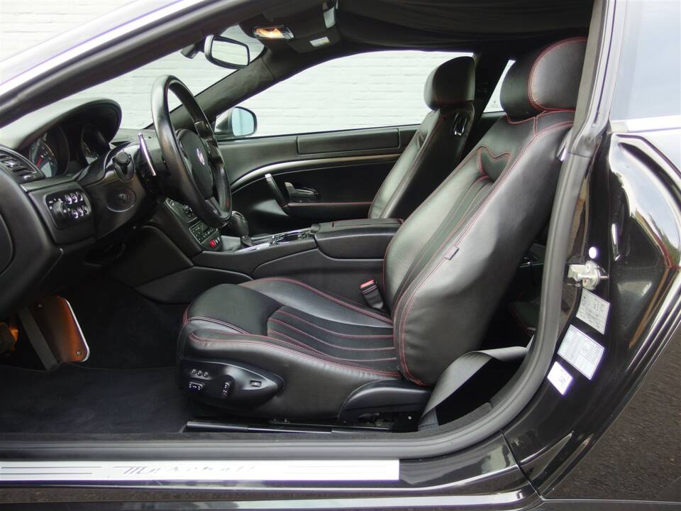Afbeelding 49/100 van Maserati GranTurismo S (2010)