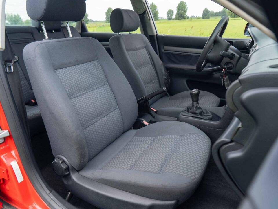 Image 31/40 de Audi A4 1.6 (1995)