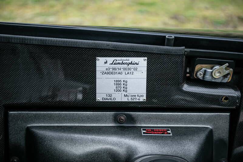 Image 36/43 of Lamborghini Diablo VT 6.0 (2000)