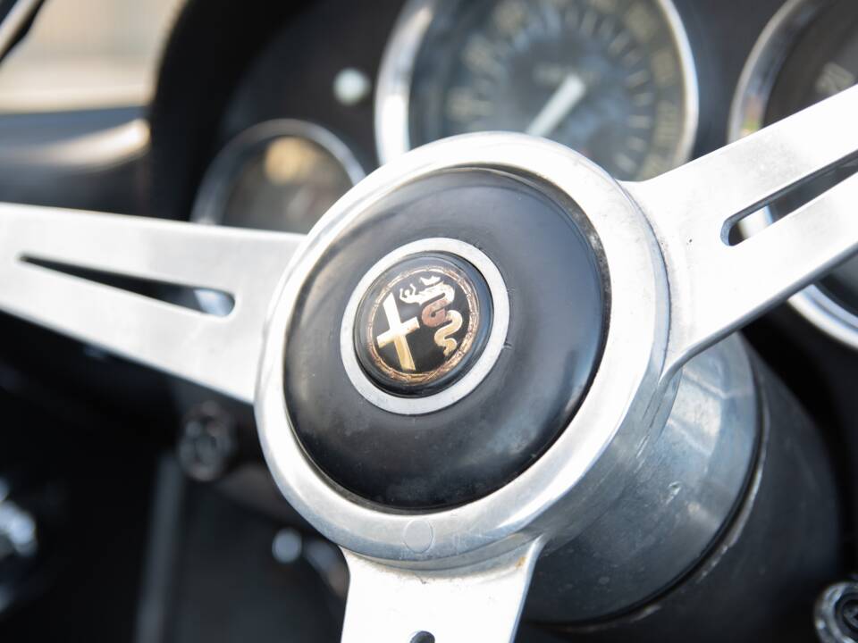 Immagine 45/94 di Alfa Romeo 2600 Spider (1964)
