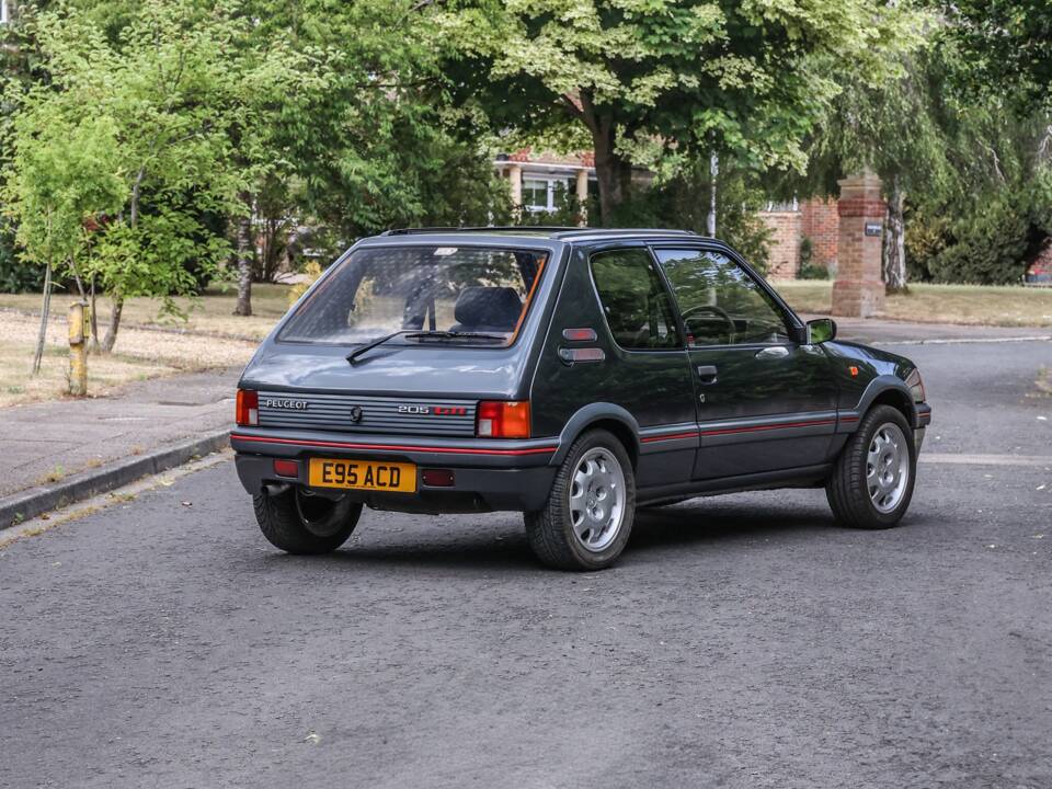 Bild 32/33 von Peugeot 205 GTi 1.9 (1987)