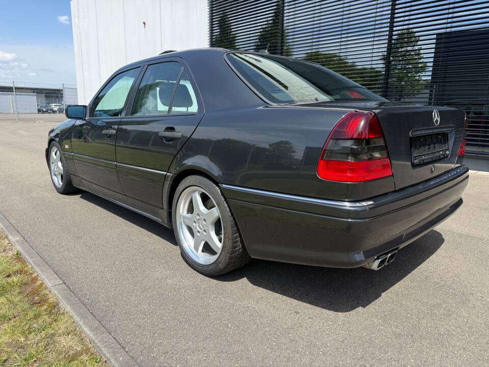 Image 6/22 of Mercedes-Benz C 36 AMG (1996)