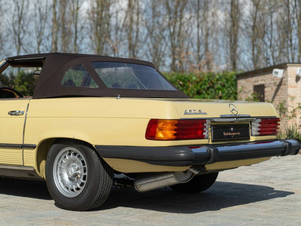 Obraz 30/50 pojazdu Mercedes-Benz 450 SL (1977)