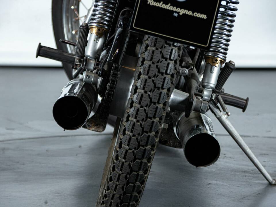 Bild 44/50 von Aermacchi Harley-Davidson DUMMY (1971)