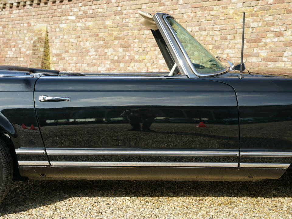 Image 40/50 de Mercedes-Benz 230 SL (1966)