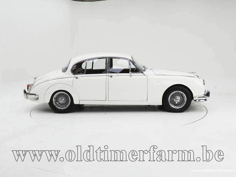 Image 6/15 of Jaguar Mk II 3.8 (1962)