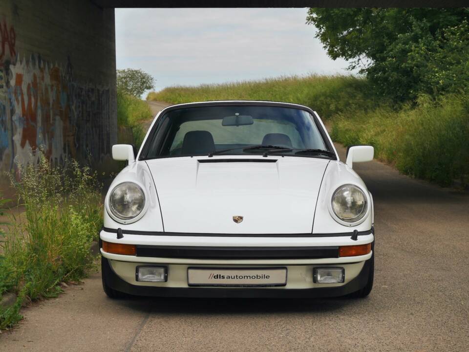 Image 2/25 of Porsche 911 Carrera 3.0 (1976)