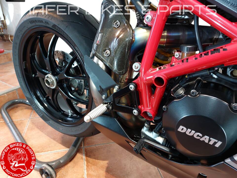 Imagen 34/55 de Ducati DUMMY (2010)