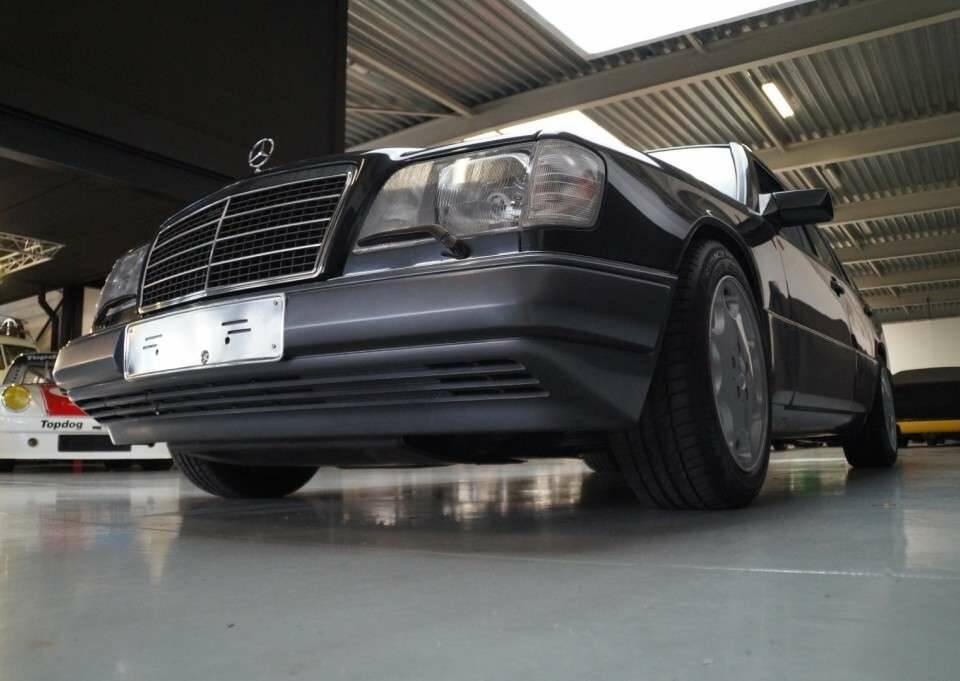 Bild 39/50 von Mercedes-Benz E 280 T (1994)