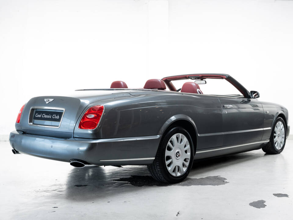 Immagine 6/45 di Bentley Azure (2007)