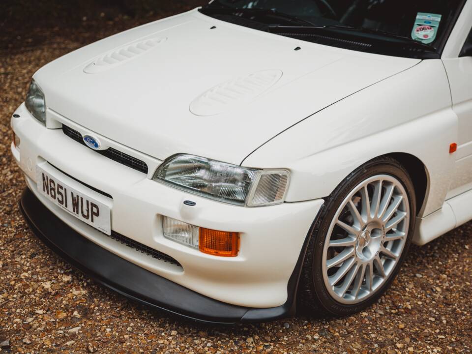 Image 28/31 of Ford Escort RS Cosworth (1996)