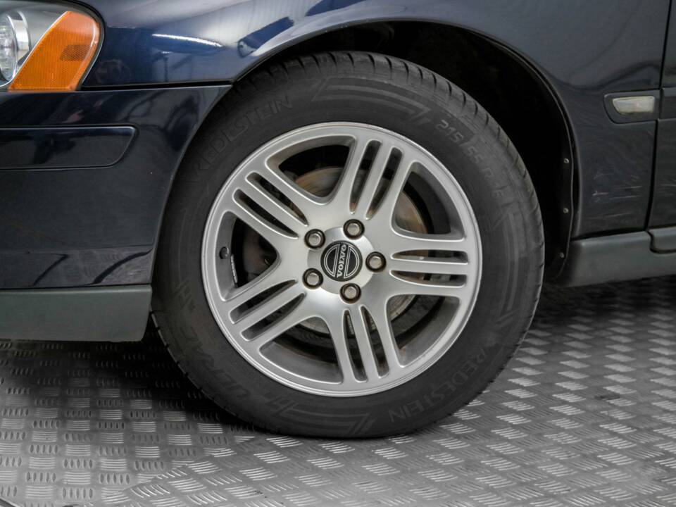 Bild 4/48 von Volvo V 70 2.4 (2006)