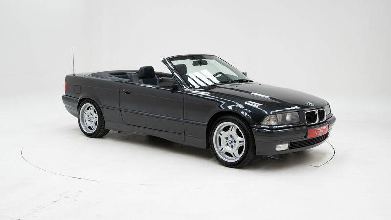Image 9/15 of BMW 325i (1993)