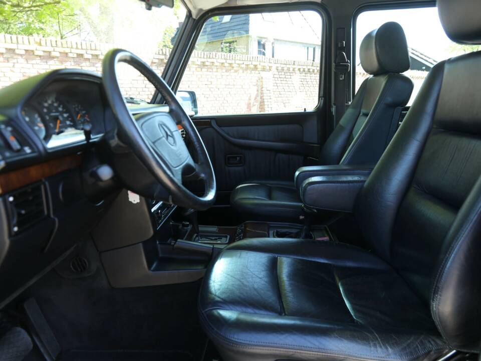 Immagine 11/50 di Mercedes-Benz G 320 (SWB) (1996)